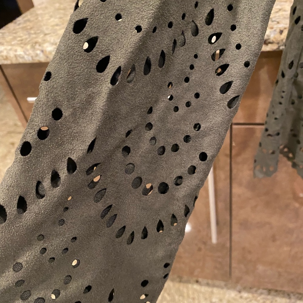 LE LIS Blouse - Picture 6 of 6